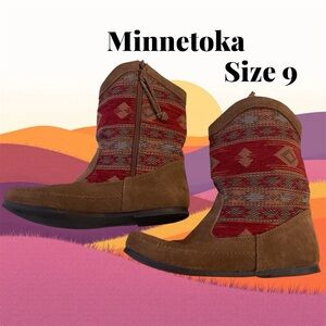 Minnetonka Brown Suede Boots